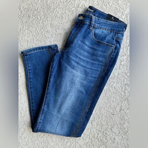 NWT Vocal dark Wash skinny bling trim jean Sz 30